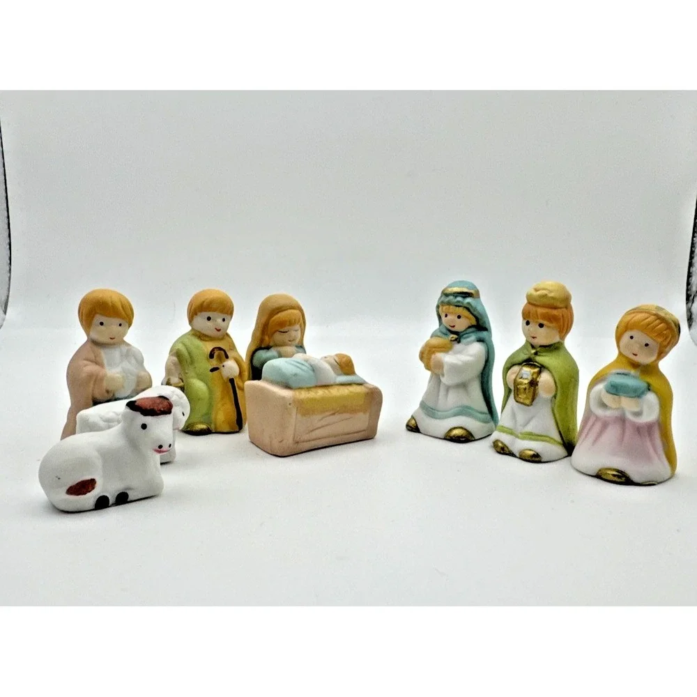 Vintage Pottery Ceramic‎ Mini Nativity Set Holy Family Figures 9 Pcs